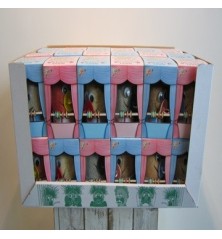 CAJA MUÑECO CESPED